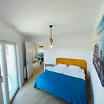 Apartment 7