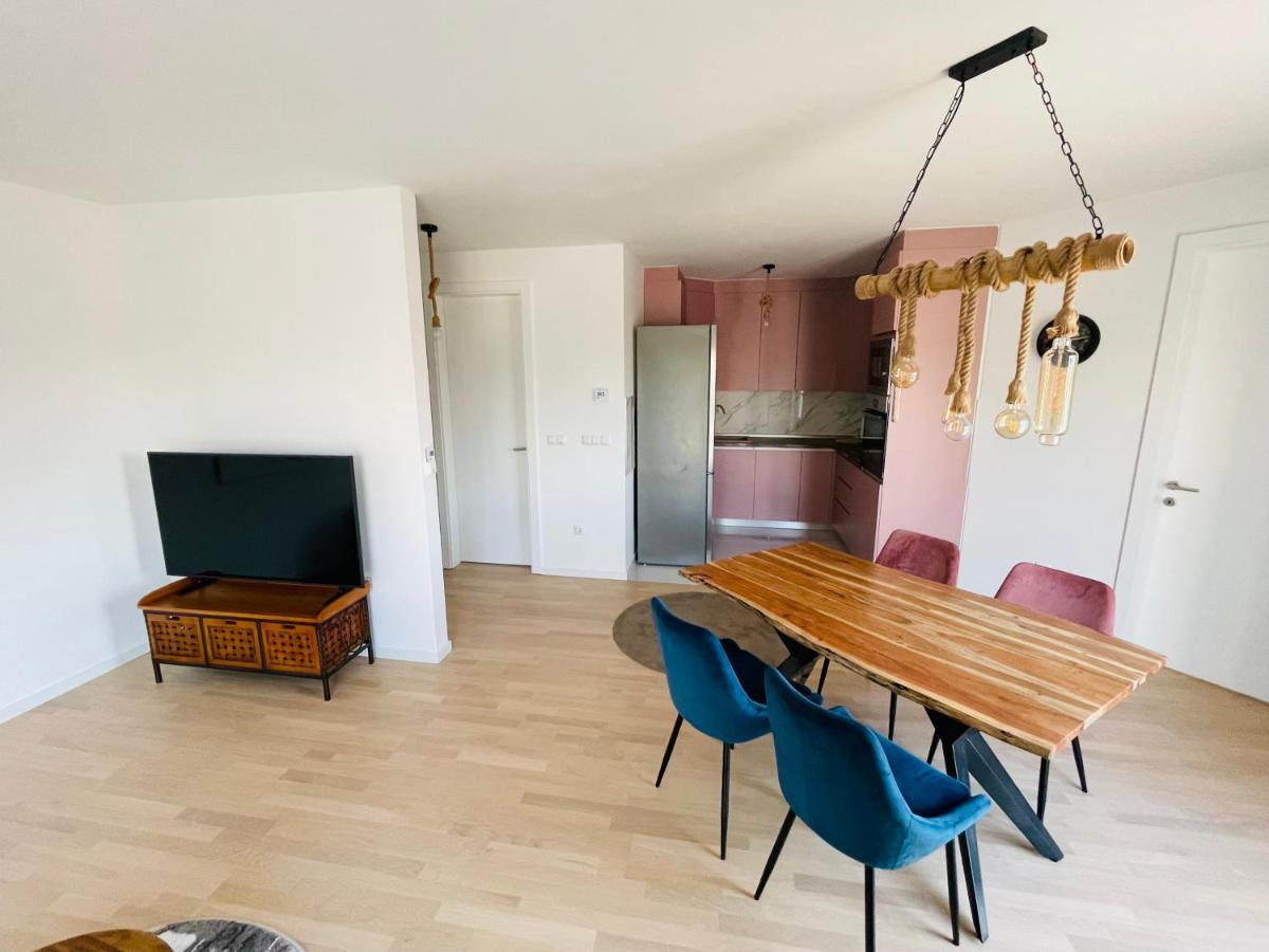 7 Apartment